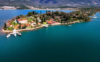 Escape from the Masses: 2.5-Hour Private Boka Bay Boat Tour